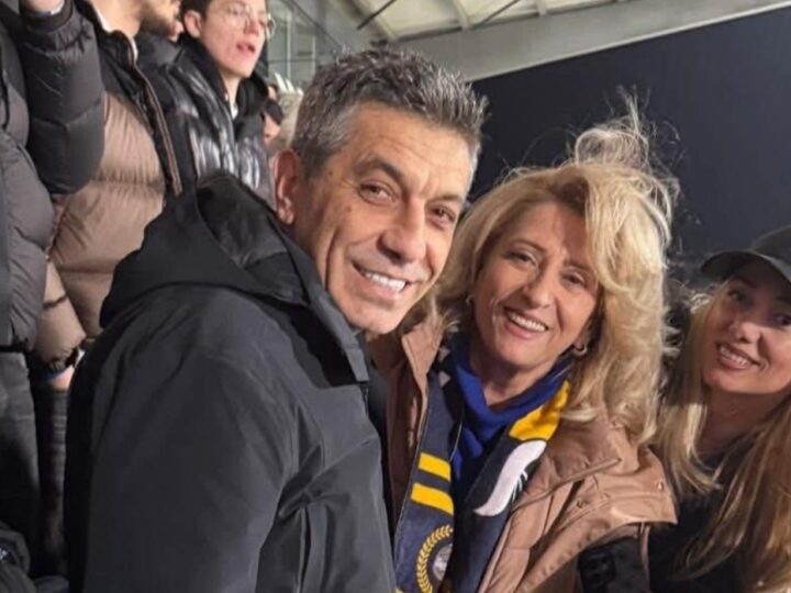 Izet Mexhiti me Shkurte Fejzen duke e mbështet  Kosovën