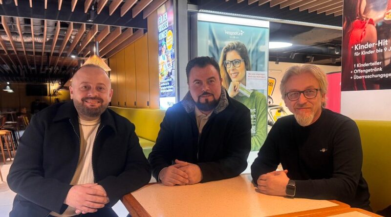 Rapsodi Argjend Lika takon ministrin Fatmir Limani në Zvicër