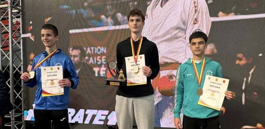 Kërçovarët fitues ne turneun nderkombetar te karatese “Olimpik open”.