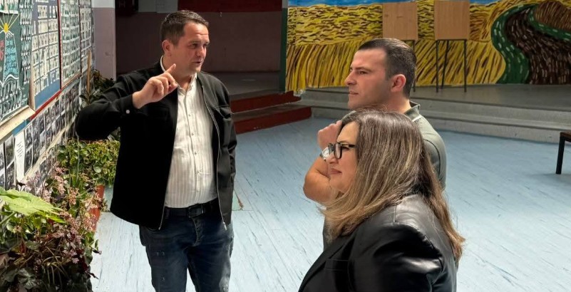 Drejtori I shkollës  nga Nju Jorku viziton shkollën “Rexhë Rushit Zajazi”