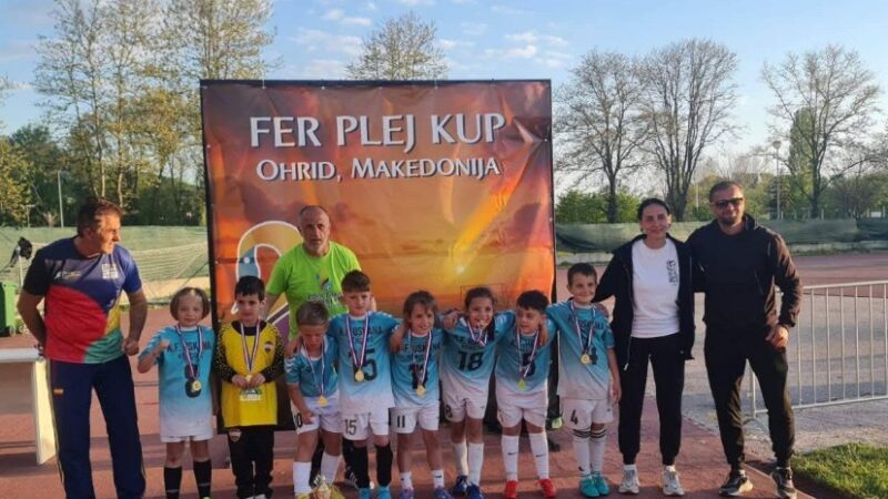 Urime: KF Uskana shkëlqen në “Fer-Plej Cup Ohër” me dy trofe dhe një çmim individual