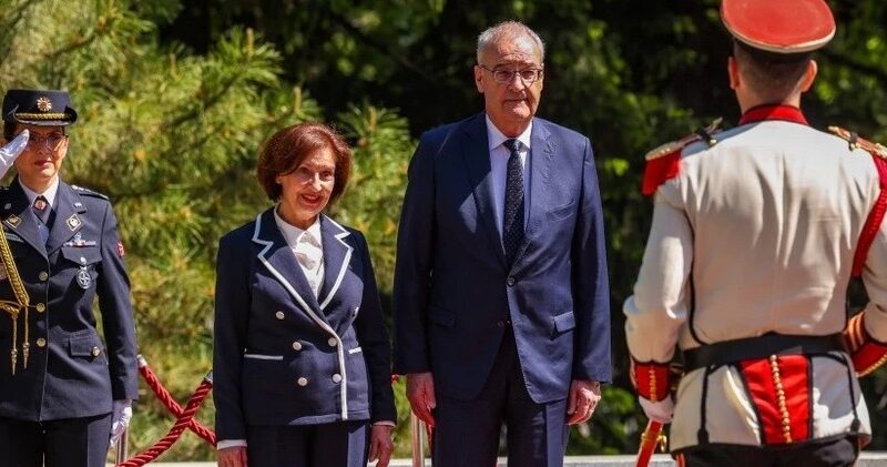 Presidenti i Zvicrës arrin në Maqedoni