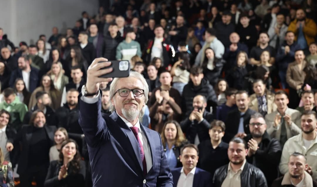 Ministri Fatmir Limani takim me rininë e Kërçovës