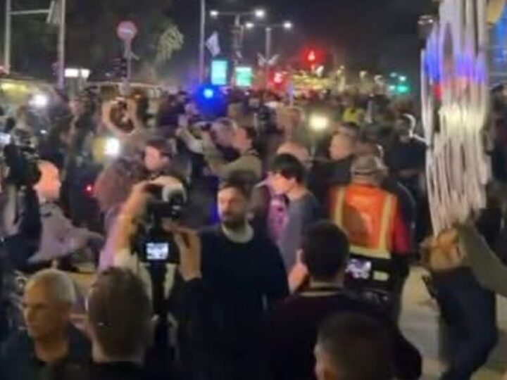 Protesta në Tel Aviv: “Netanyahu është kërcënimi më i madh për ekzistencën e Izraelit”