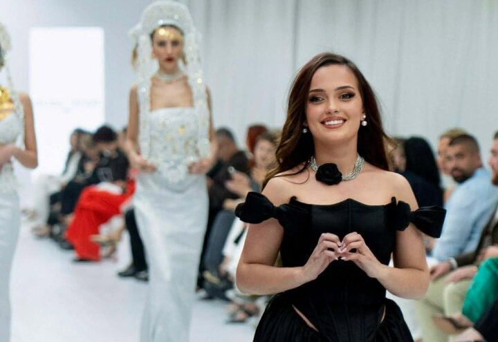 Kërçovarja Delfina Dehari sjell “Rrënjët” në modën bashkëkohore