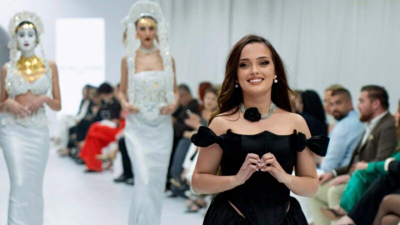 Kërçovarja Delfina Dehari sjell “Rrënjët” në modën bashkëkohore