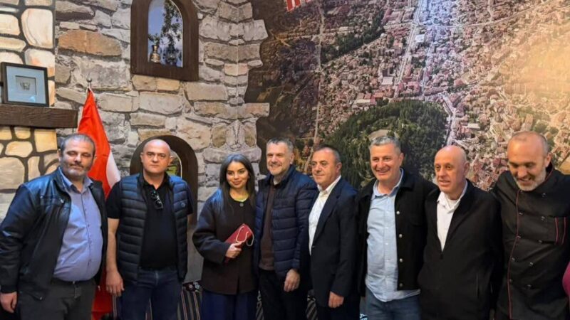 Kryetari i Bajrampaşës vizitë në Çarshinë e Vjetër te Berza në Kërçovë