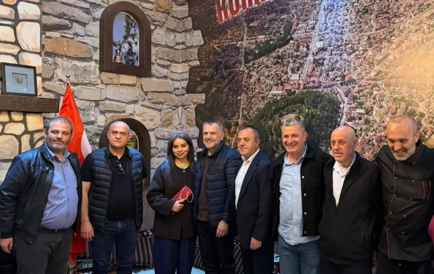Kryetari i Bajrampaşës vizitë në Çarshinë e Vjetër te Berza në Kërçovë