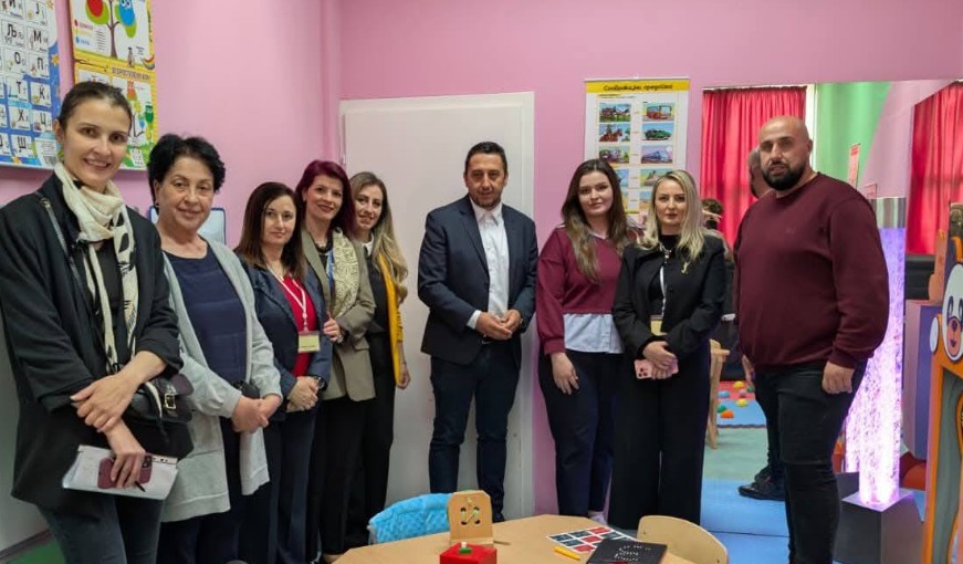 Kërçovë: Në shkollën  “Sande Shterioski” inaugurohet dhoma senzorike për nxënësit