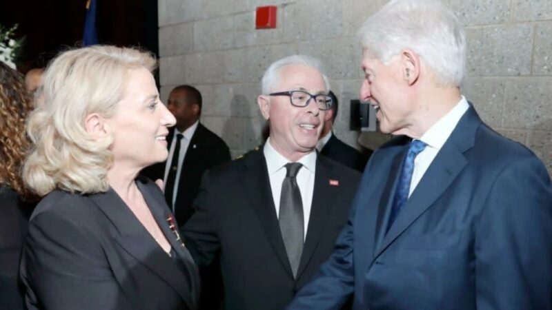 Shkurte Fejza takohet në Amerikë me ish-presidentin Bill Clinton