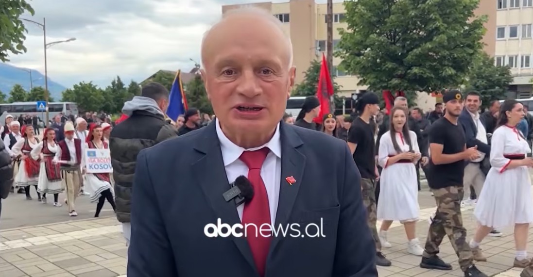 Kukësi mikpret sofrën dardane! Profesori Sadik Emroja nga Kërçova me mesazh nga manifestimi (VIDEO)