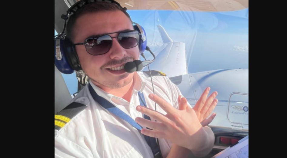 Piloti ka kërkuar leje për ulje në gjuhën Shqipe