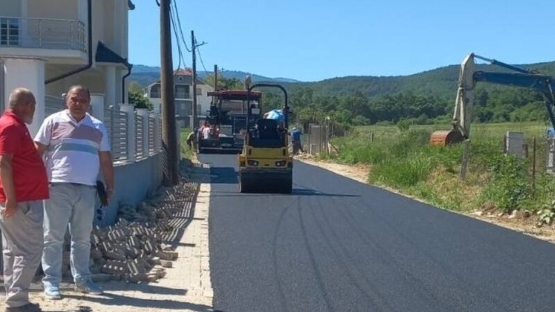Asfaltohet rruga në fshatrat Cërvicë dhe Kolibar të Kërçovës