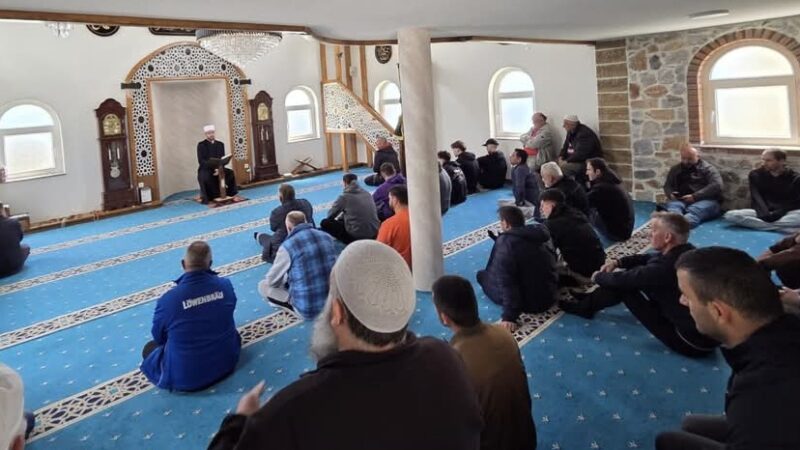 Shoqata Humanitare e fshatit Qafë falenderon Myftinin e Kërçovës