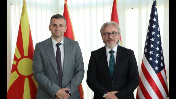 Ministri Fatmir Limani takon kryetarin e Komunës së Dibrës, Fisnik Mela
