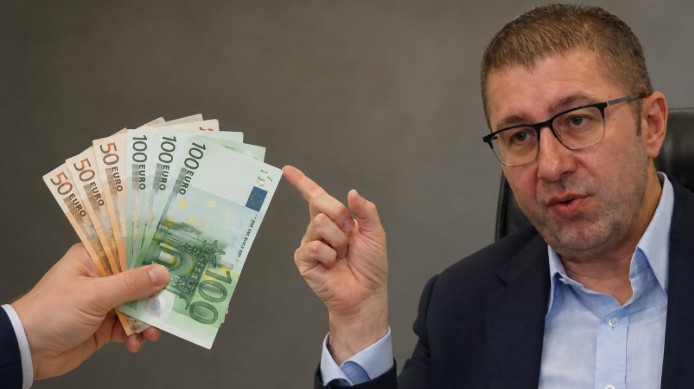 “Pa rezultate s’ka paga” – debat i ashpër mes gjyqësorit dhe Mickoskit !