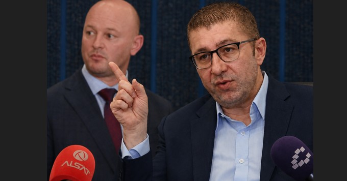 Mickovski i shokuar nga Abazi ! (VIDEO)