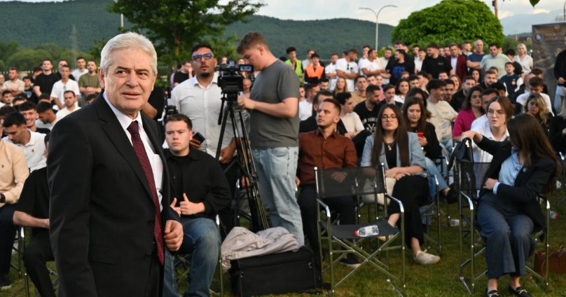 Me çfar mendje të rinjt shkojnë ende pas Ali Ahmetit ? Shkruan Deputetja Saranda Imeri Stafai