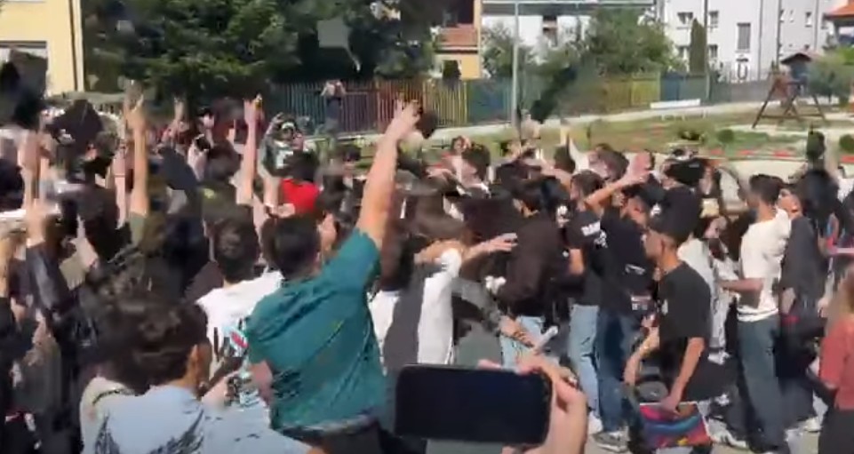 Kërçovë: Semimaturantët e SHF “Sande Shterjoski” mbyllin një kapitull të rëndësishëm me ceremoni festive (VIDEO)
