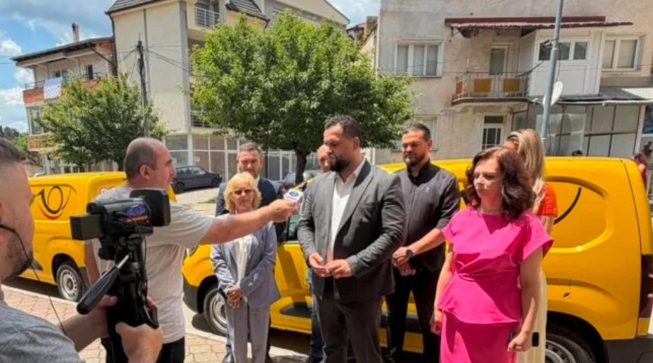 Kurtishi: Pas gati një dekade, Posta e Maqedonisë pajiset me automjete të reja në Ohër dhe Kërçovë