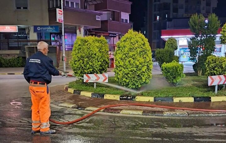 Kërçovë: Vazhdon freskimi i qytetit gjat natës