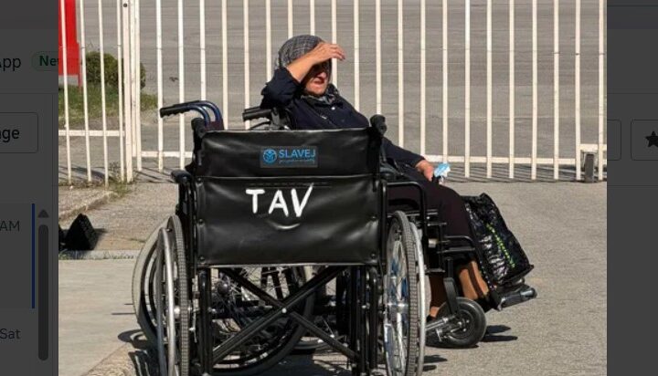 Të moshuarit nxirren nga aeroplani dhe lihen në diell!