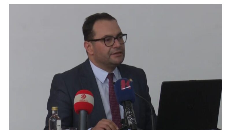 Kushtrim Ahmeti fiton garën për Rektor të Universitetit të Tetovës