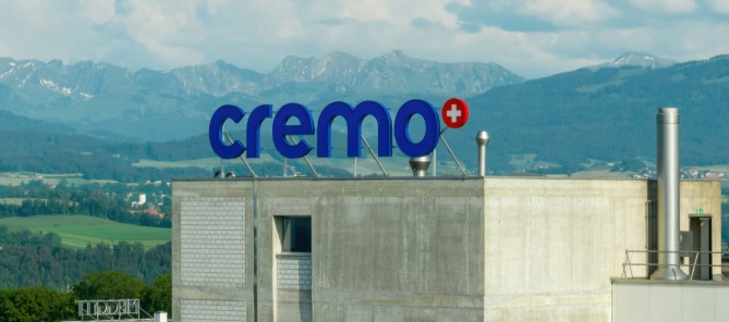 Falimentimi i Cremo-s mund të tronditë gjithë industrinë e qumështit në Zvicër