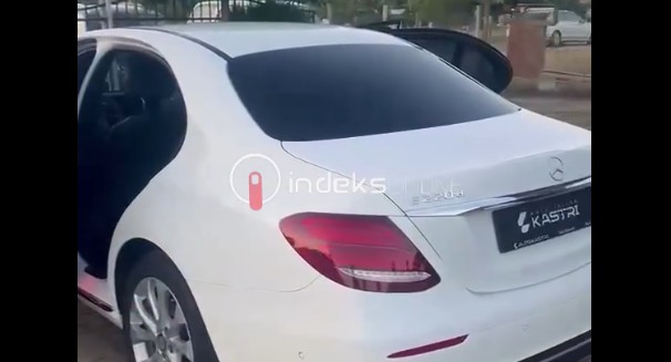 Xhemati shpërblen hoxhën me Mercedes (VIDEO)