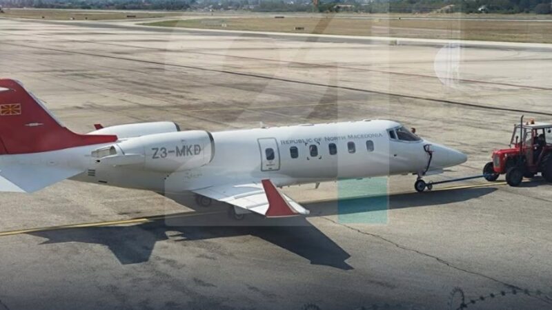 Avioni i Qeverisë së Maqedonisë së Veriut tërhiqet me Traktor