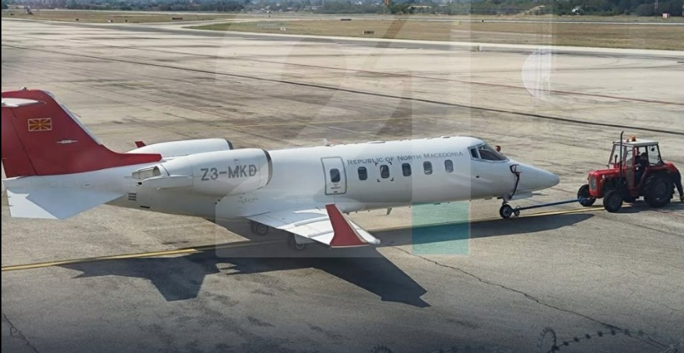 Avioni i Qeverisë së Maqedonisë së Veriut tërhiqet me Traktor