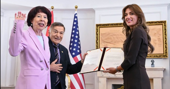 DioGuardi bëhet kosovar, merr nënshtetësi të Kosovës