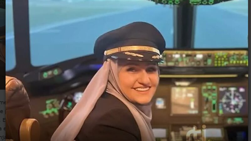 Naime Avdyli-Feta pilotja e parë shqiptare që prek qiellin me aeroplan “Boeing 737”