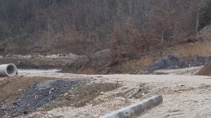 Rrugës  Kërçovë – Dibër nuk i shihet fundi ! (VIDEO)