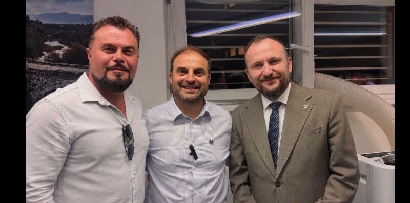 “Zemrat pas Maleve” bashkon shqiptarët në Zyrih – letërsi, besë dhe kujtesë kombëtare
