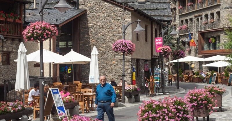 Një vend i vogël evropian hap dyert për të huajt, paga mesatare është pothuajse 3,000 euro ?