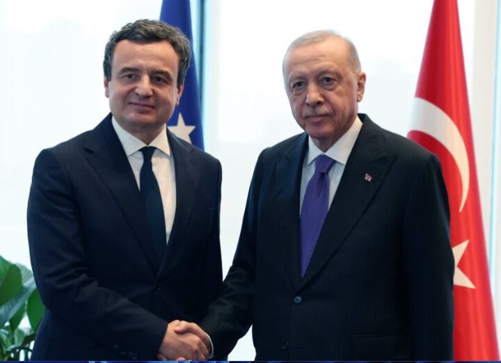 Erdogan pret në takim kryeministrin Kurti