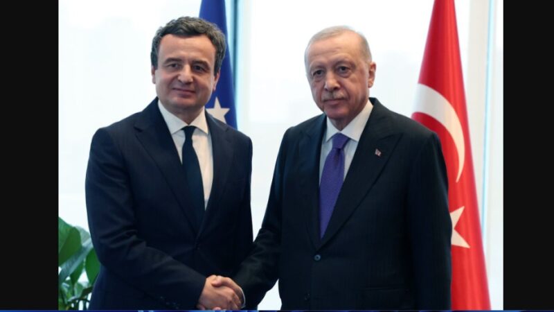 Erdogan pret në takim kryeministrin Kurti