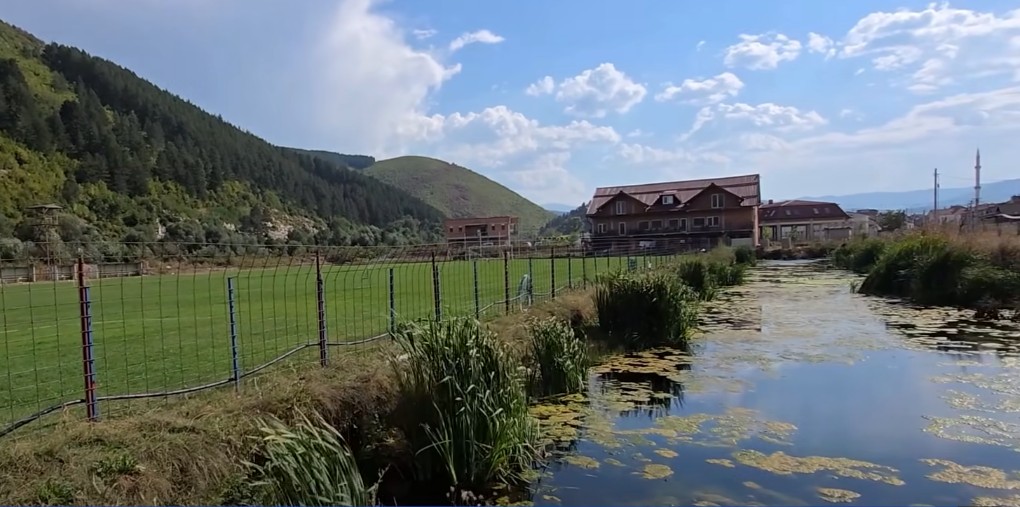 Dy vjet moçal në stadiumin e “ Vëllazërimit ? (VIDEO)