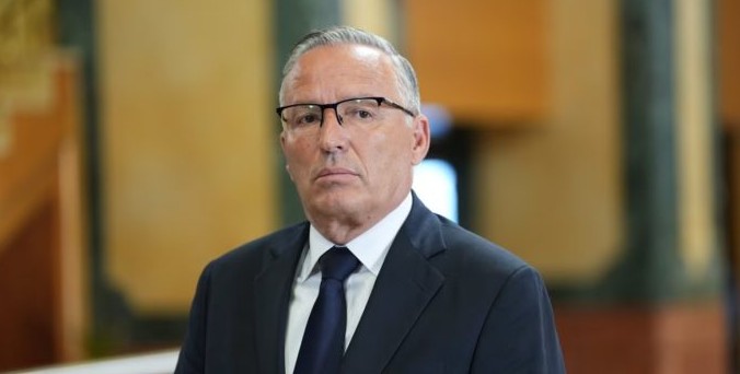Dridhet PDK – Bedri Hamza jep dorëheqje nga kreu i partisë !