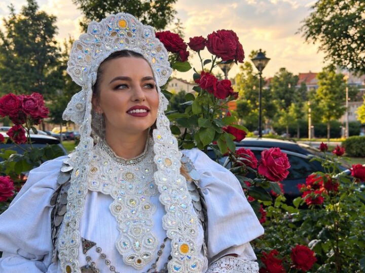 Besarta Murtezani: Librat e muzikës në shqip janë të shëmtuara në Maqedoni !