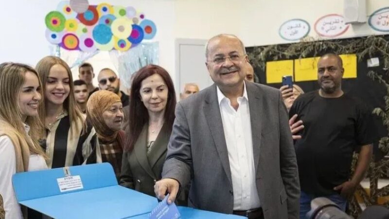 Lista e Përbashkët Arabe i shtrin dorën bllokut të Eisenkotit për të rrëzuar qeverinë e Netanyahut